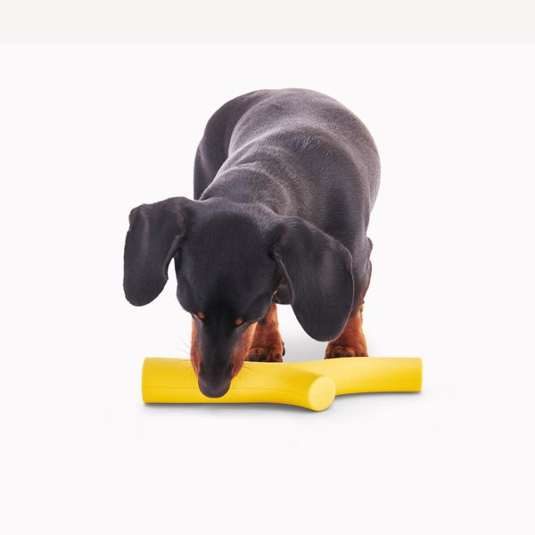 Игрушка с отверстием для вкусняшек для собак Beco Pets Super Stick Желтый 31352 фото