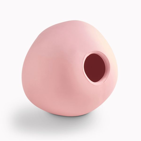 Іграшка м'ячик з отвором для ласощів для собак Beco Pets Wobble Ball Рожевий 31360 фото