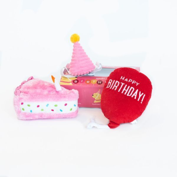 М'яка іграшка для собак подарунок на день народження ZippyPaws Pup Birthday Box Pink з пищалкою 28499 фото