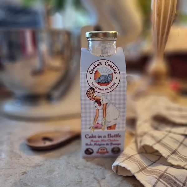 Натуральна суміш для приготування святкового торту для собак Cooka's Cookies Cake In Bottle з Куркою 320 г 32583 фото