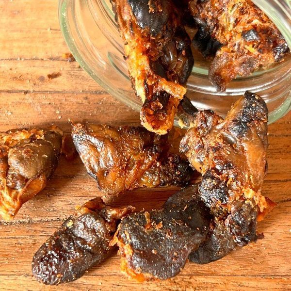Натуральные сушеные лакомства для собак Cooka's Cookies Куриные сердечки 70 г 40216 фото